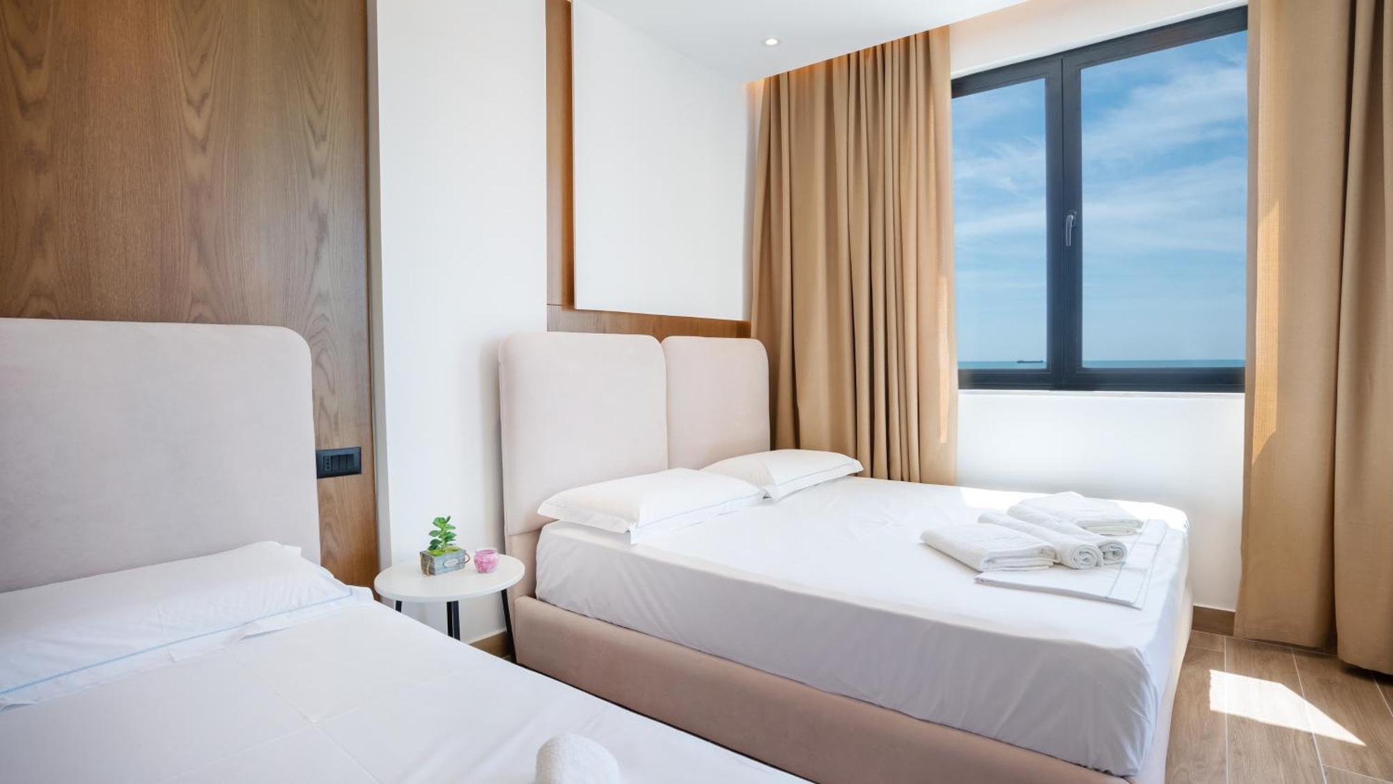 Azure Sea View Hotel Durrës