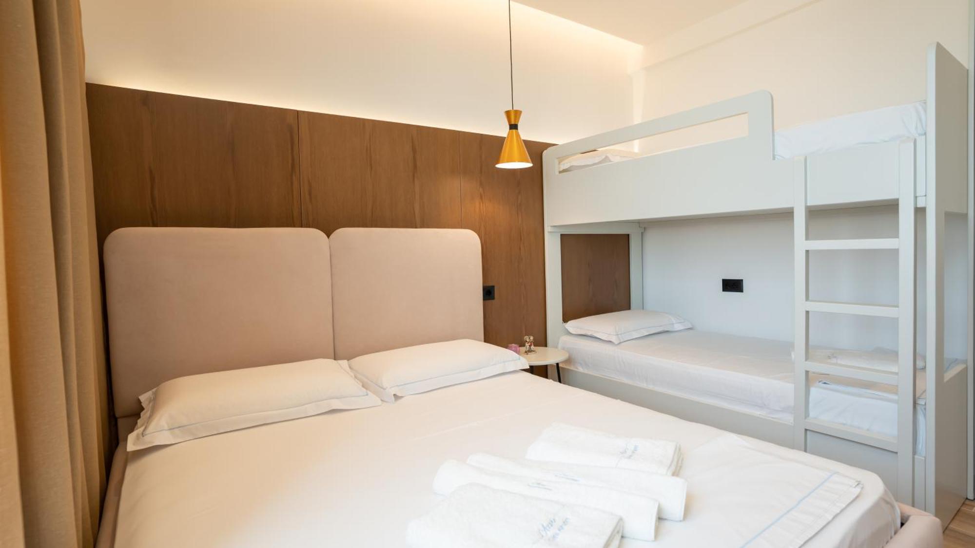 Azure Sea View Hotel *